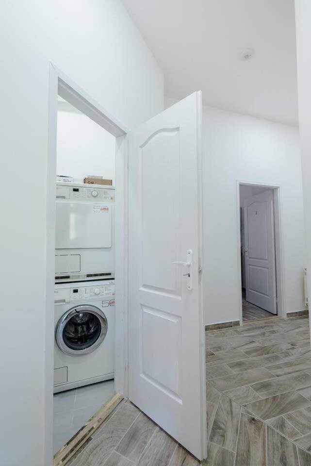 Brand New Studio With Aircon In The Center Budapešť Exteriér fotografie