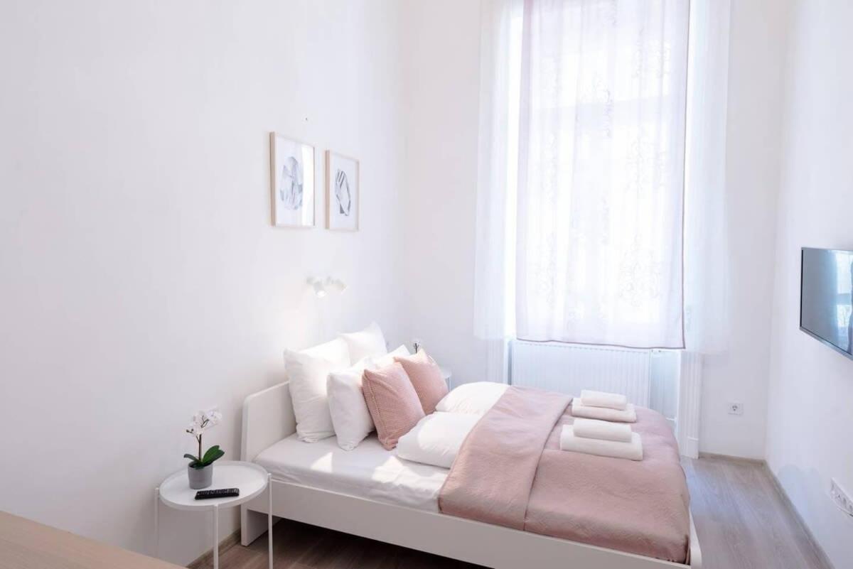 Brand New Studio With Aircon In The Center Budapešť Exteriér fotografie